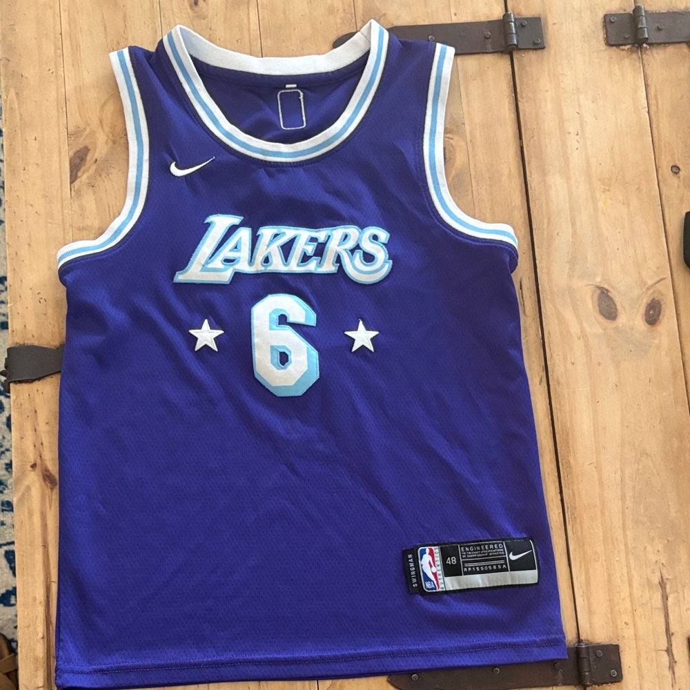 Lakers Jersey- LeBron James-Youth Medium